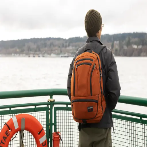 TOM BIHN